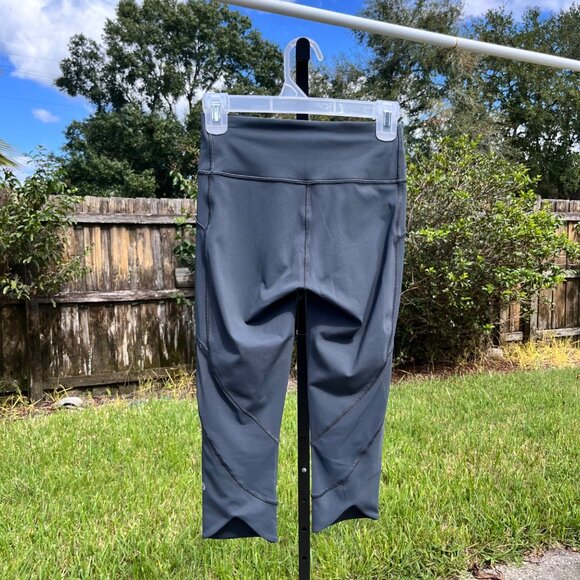 Lululemon Home Stretch Crop (19") Leggings in Melanite Gray Size 4 - Picture 5 of 11
